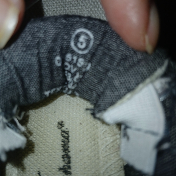 Tommy Bahama Kids Shoes in Cream and Navy Size 5 Toddler Boy - Picture 9 of 9